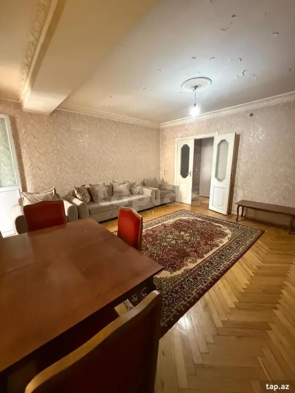Kirayə verilir 4 otaqlı mənzil 130 m²