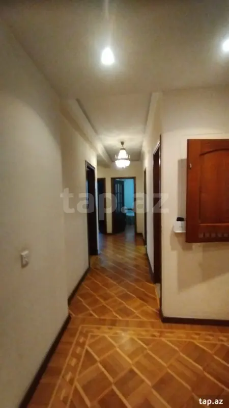Kirayə verilir 3 otaqlı yeni tikili 165 m²