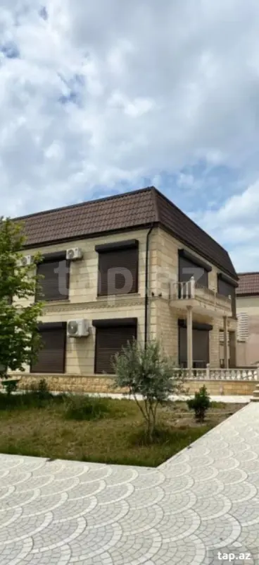 Satılır 6 otaqlı həyət evi 250 m²
