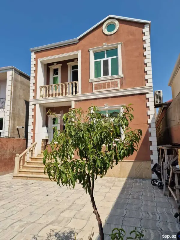 Satılır 4 otaqlı həyət evi 140 m²