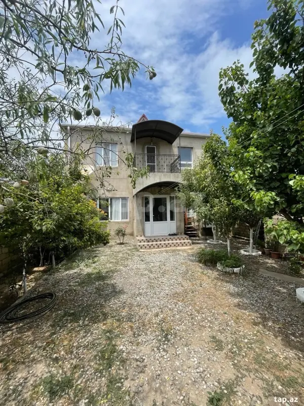 Satılır 5 otaqlı həyət evi 240 m²