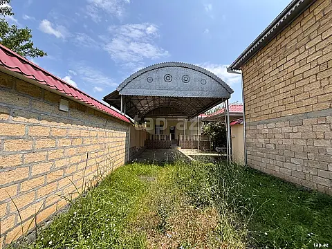 Satılır 3 otaqlı həyət evi 80 m² — Qəbələ 3 otaq 80.00 m²