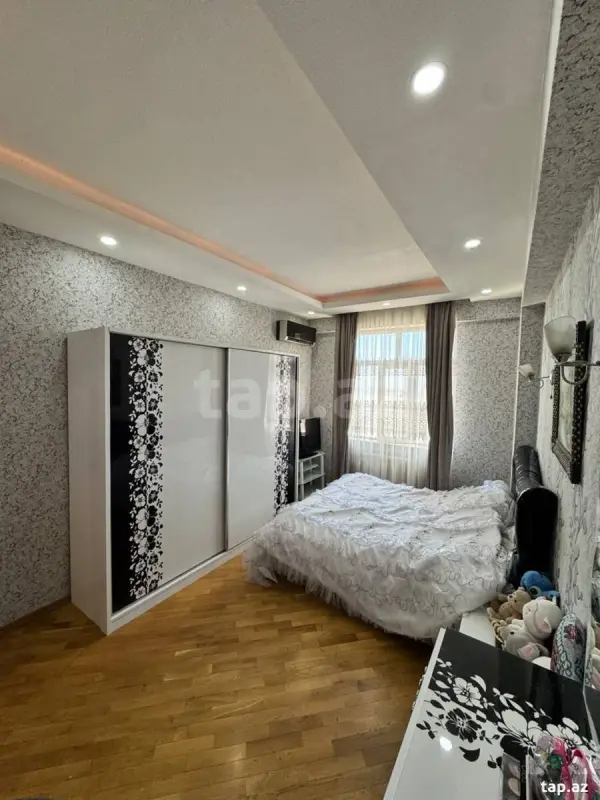 Satılır 3 otaqlı yeni tikili 105 m²
