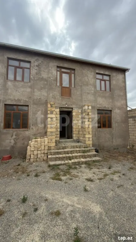 Satılır 7 otaqlı həyət evi 300 m²