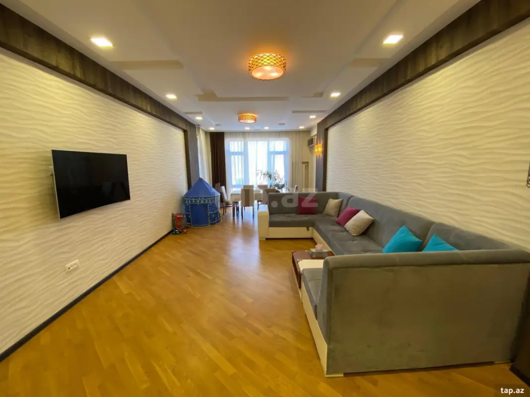 Satılır 3 otaqlı yeni tikili 160 m²