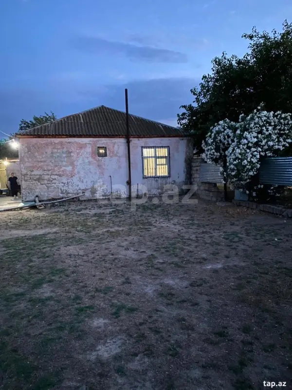Satılır 3 otaqlı həyət evi 1600 m²