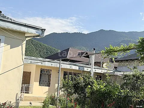 Kirayə verilir 2 otaqlı həyət evi 16 m² — Qax 2 otaq 16.00 m²