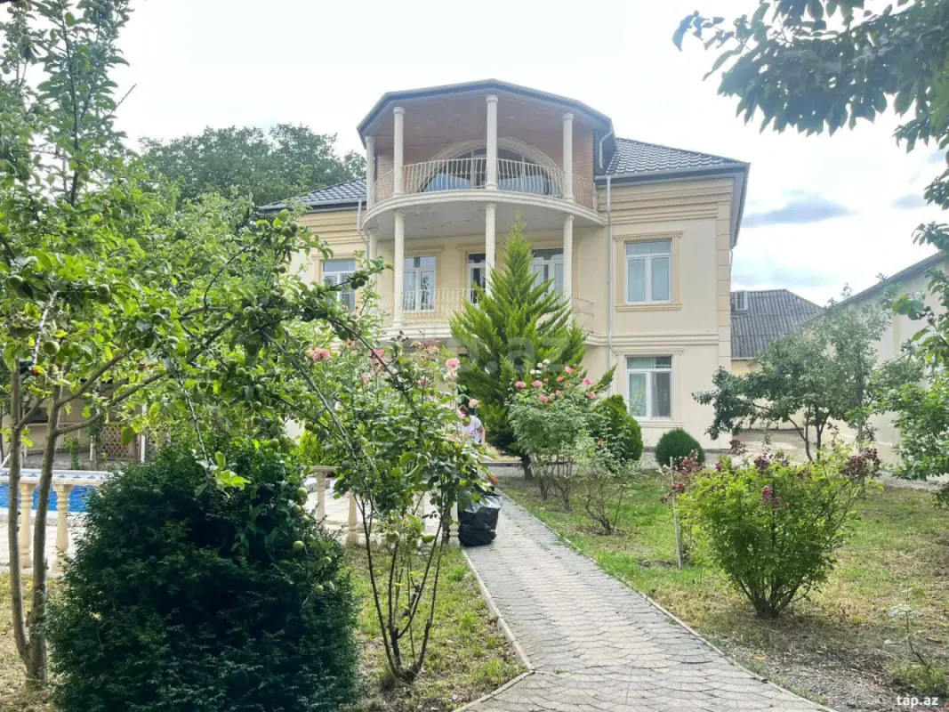 Kirayə verilir 5 otaqlı həyət evi 300 m²