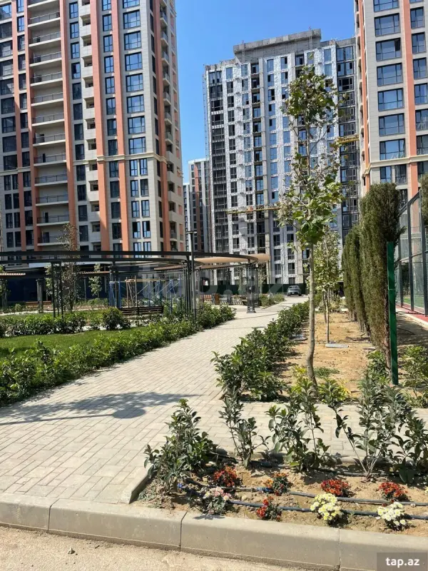 Satılır 3 otaqlı yeni tikili 83 m²