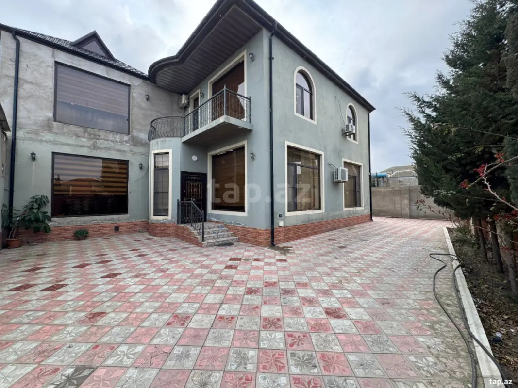 Satılır 4 otaqlı həyət evi 140 m²