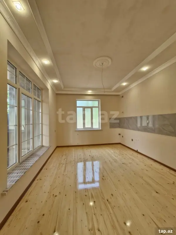 Satılır 4 otaqlı həyət evi 33 m²
