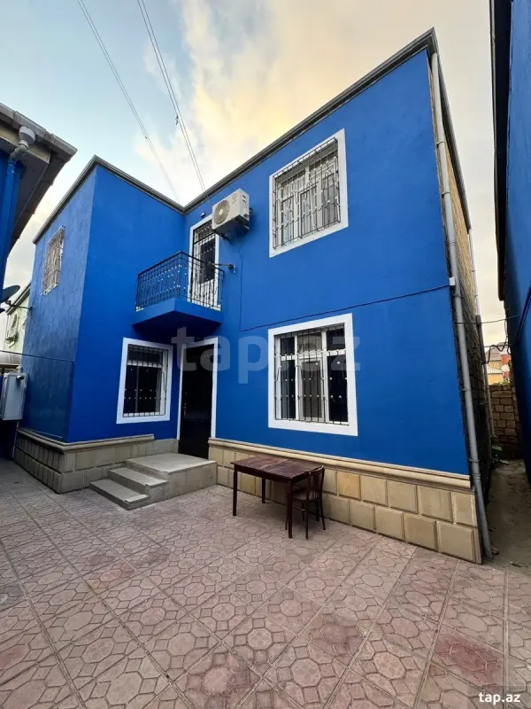 Satılır 4 otaqlı həyət evi 140 m²