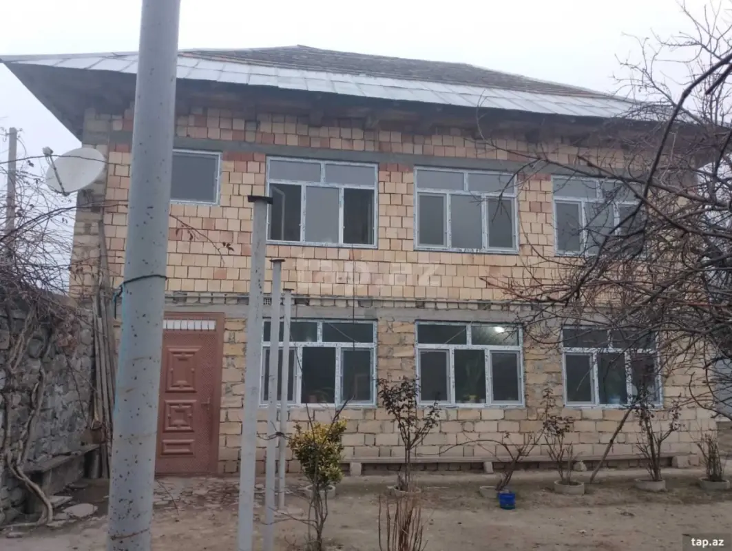 Satılır 4 otaqlı həyət evi 120 m²