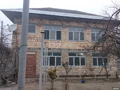 Satılır 4 otaqlı həyət evi 120 m² — Şəki 4 otaq 120.00 m²
