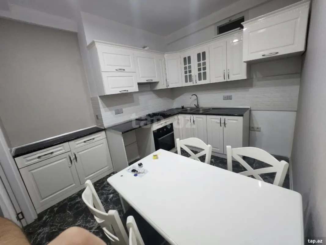 Kirayə verilir 2 otaqlı yeni tikili 70 m²