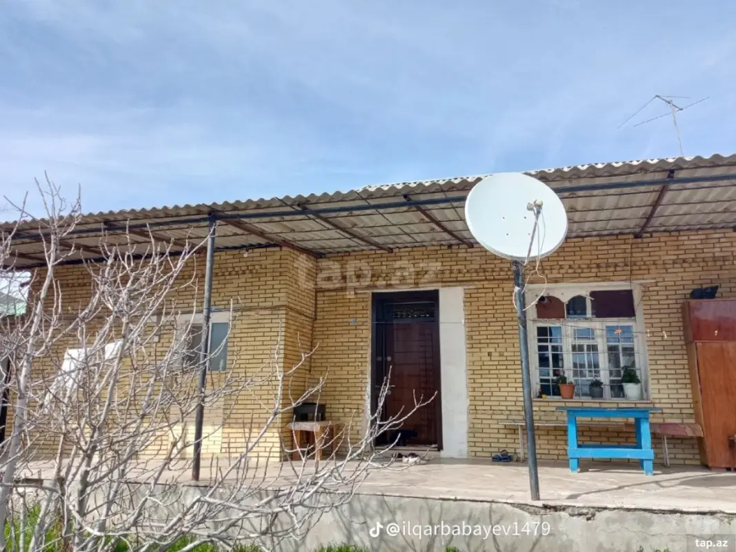Satılır 4 otaqlı həyət evi 123 m²