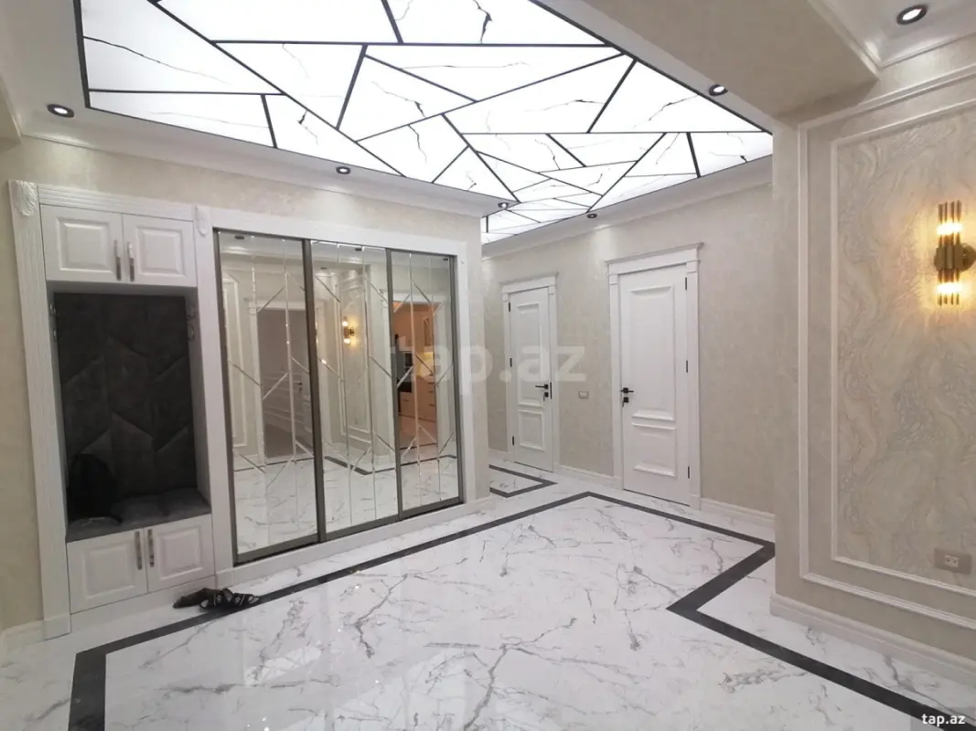 Satılır 3 otaqlı yeni tikili 136 m²