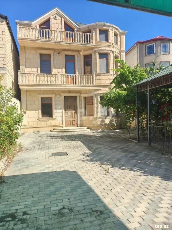 Satılır 6 otaqlı həyət evi 260 m²