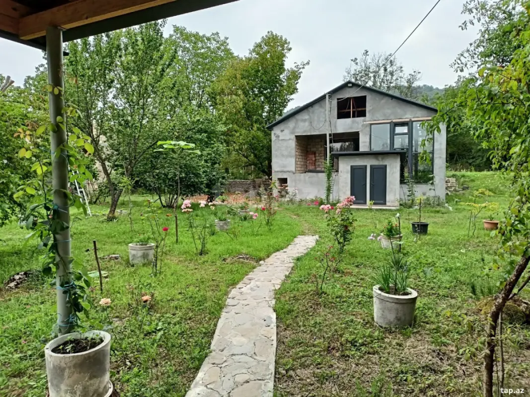 Satılır 3 otaqlı həyət evi 100 m²