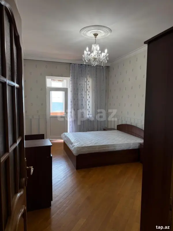 Kirayə verilir 3 otaqlı yeni tikili 165 m²