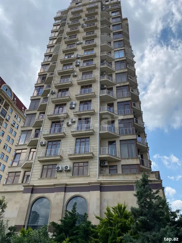 Satılır 5 otaqlı yeni tikili 210 m²