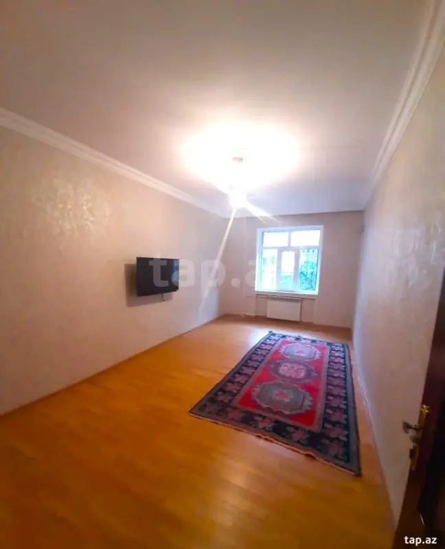 Satılır 4 otaqlı mənzil 90 m²