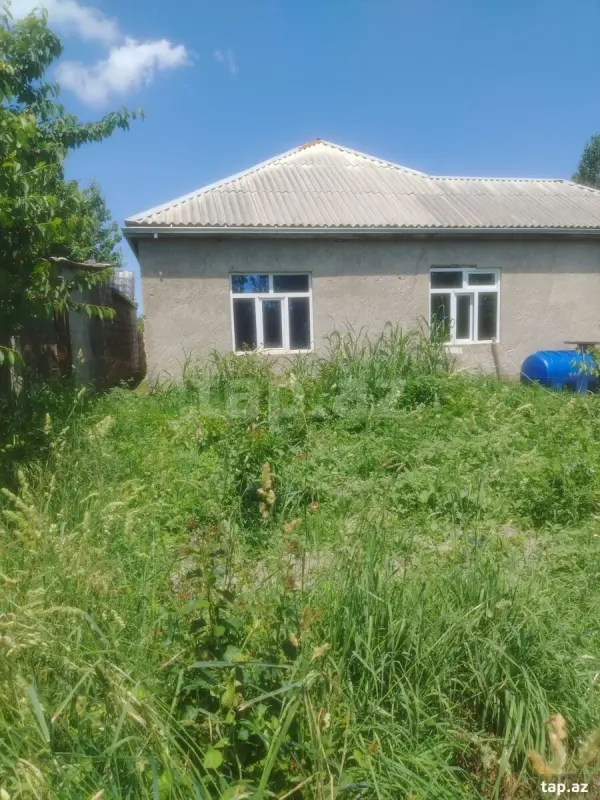 Satılır 4 otaqlı həyət evi 500 m²