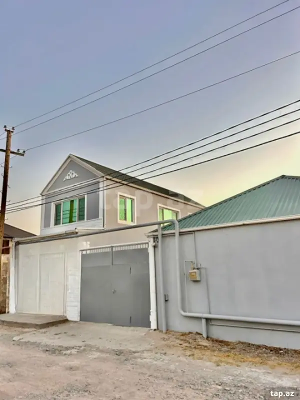 Satılır 4 otaqlı həyət evi 180 m²