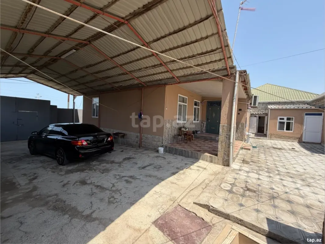 Satılır 5 otaqlı həyət evi 130 m²
