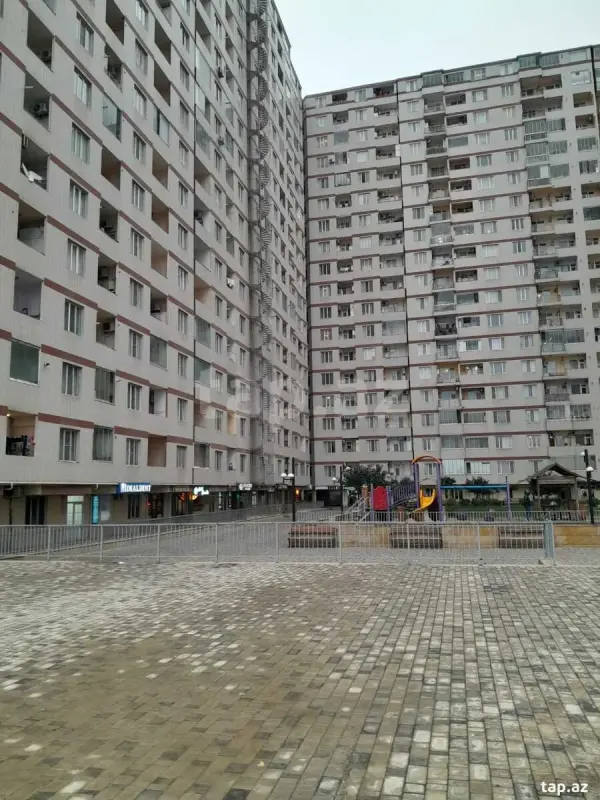 Satılır 3 otaqlı yeni tikili 135 m²