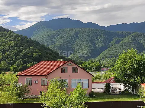 Kirayə verilir 5 otaqlı həyət evi 180 m² — Qəbələ 5 otaq 180.00 m²