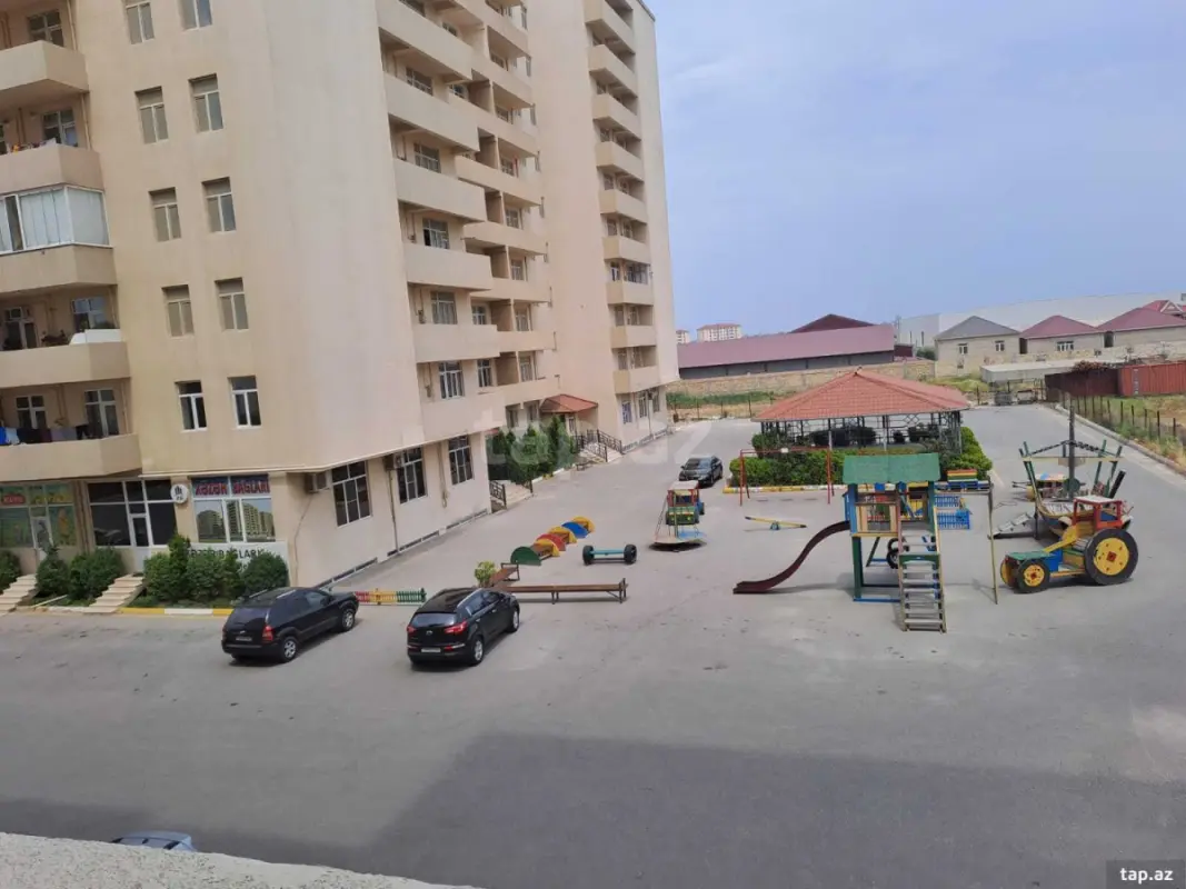 Satılır 3 otaqlı yeni tikili 140 m²