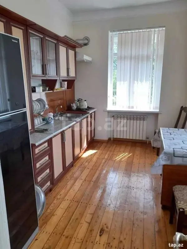 Kirayə verilir 4 otaqlı həyət evi 200 m²