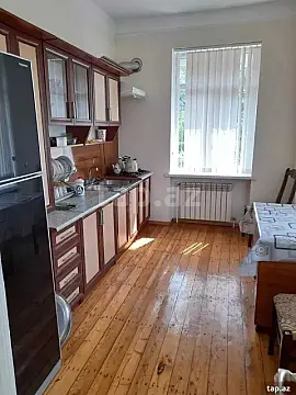 Kirayə verilir 4 otaqlı həyət evi 200 m² — Şəki 4 otaq 200.00 m²