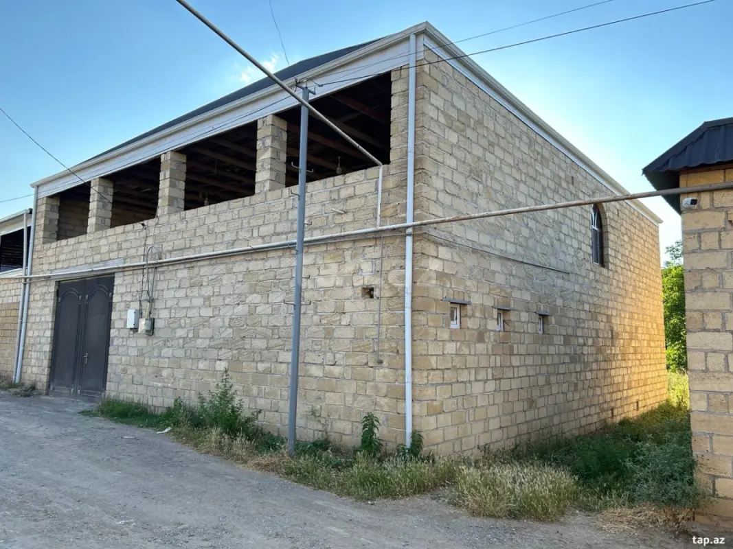Satılır 7 otaqlı həyət evi 220 m²
