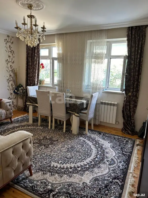 Satılır 8 otaqlı həyət evi 180 m²