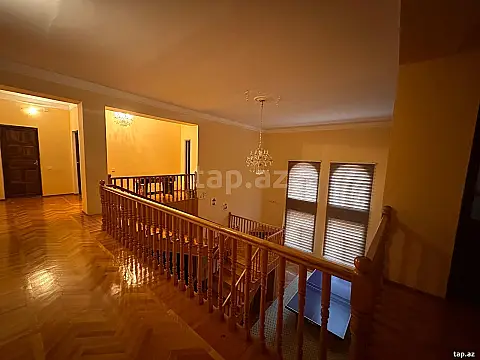 Kirayə verilir 10 otaqlı həyət evi 387 m² — Bakı, Badamdar 10 otaq 387.00 m²