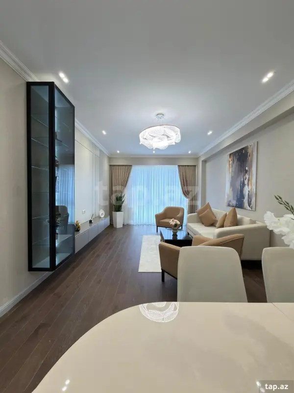 Satılır 4 otaqlı yeni tikili 130 m²
