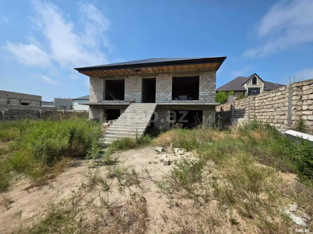 Satılır 6 otaqlı həyət evi 200 m²