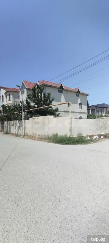 Satılır 8 otaqlı həyət evi 350 m²