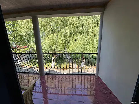 Kirayə verilir 14 otaqlı həyət evi 80 m² — Bakı 14 otaq 80.00 m²