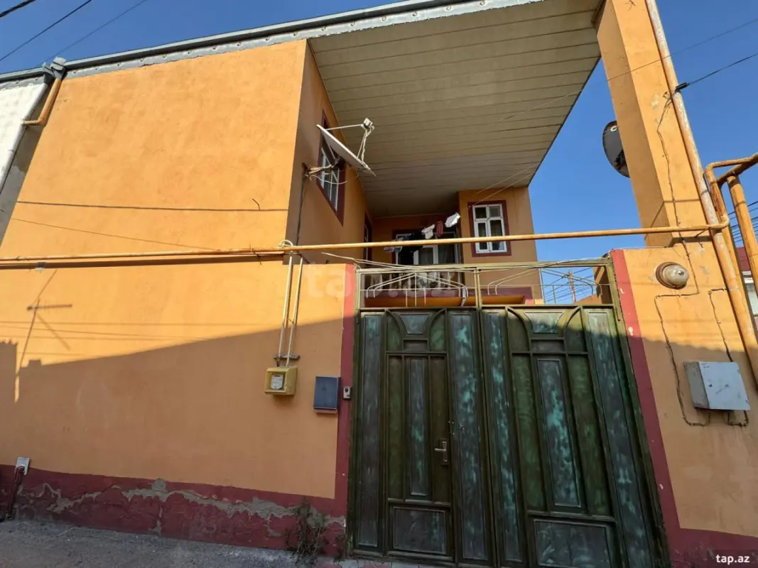 Satılır 5 otaqlı həyət evi 140 m²