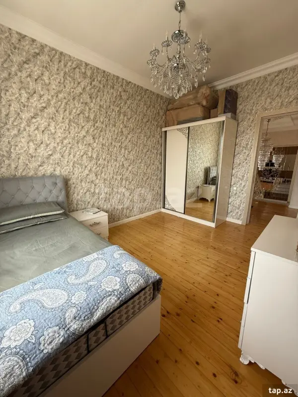 Satılır 6 otaqlı həyət evi 245 m²