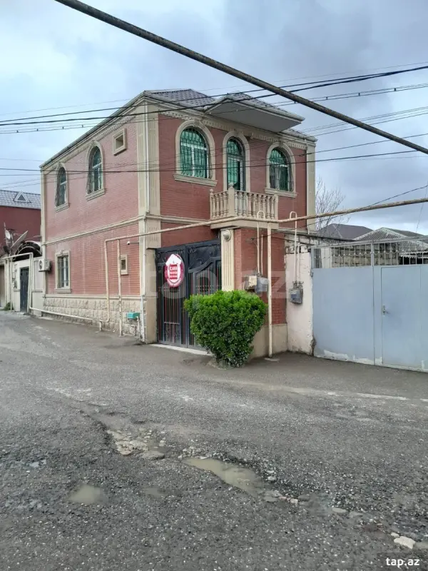 Satılır 4 otaqlı həyət evi 144 m²