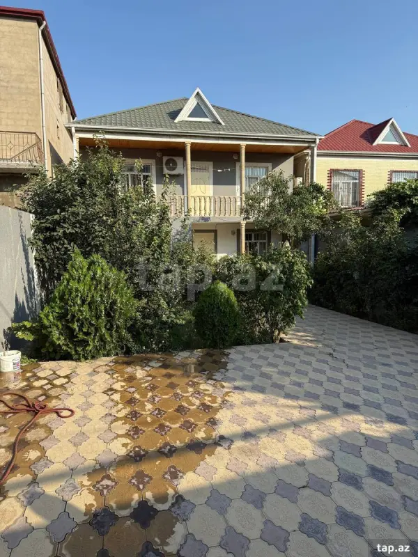 Satılır 7 otaqlı həyət evi 200 m²