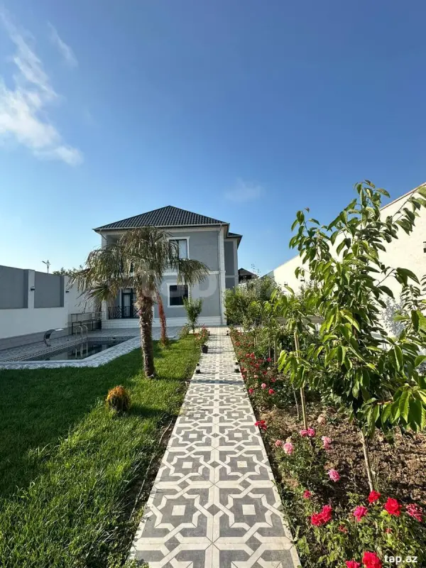 Satılır 4 otaqlı həyət evi 250 m²