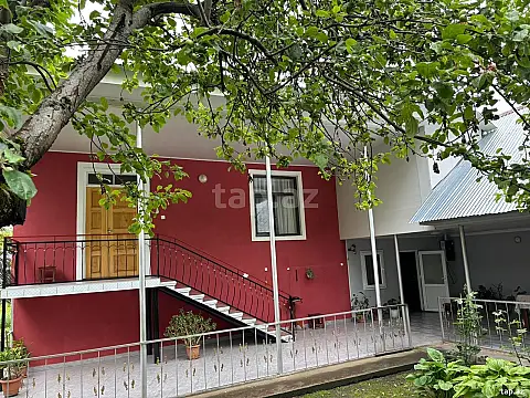 Kirayə verilir 4 otaqlı həyət evi 160 m² — Qax 4 otaq 160.00 m²