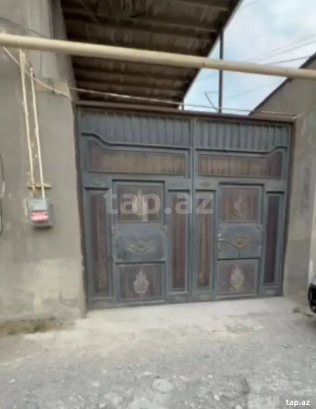 Satılır 5 otaqlı həyət evi 180 m²