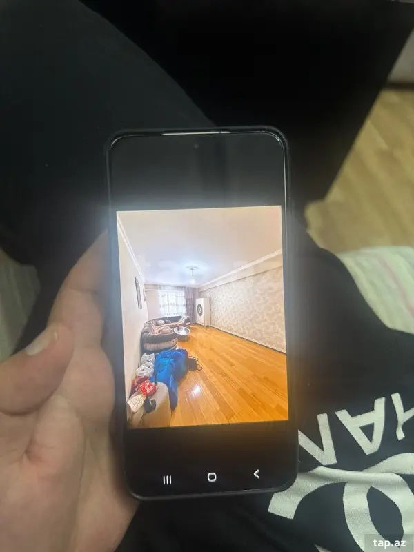 Kirayə verilir 3 otaqlı yeni tikili 140 m²