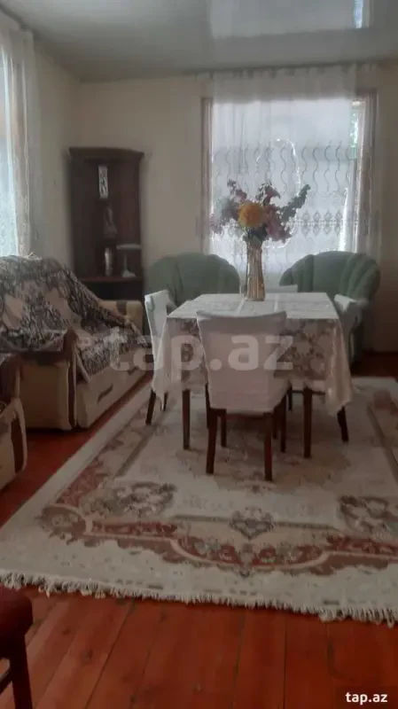 Satılır 4 otaqlı həyət evi 100 m²